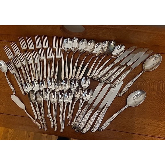 Wm Rogers Flatware Service For 8 Extra Silver Plate Tarnish Proof Chest - Picture 8 of 16